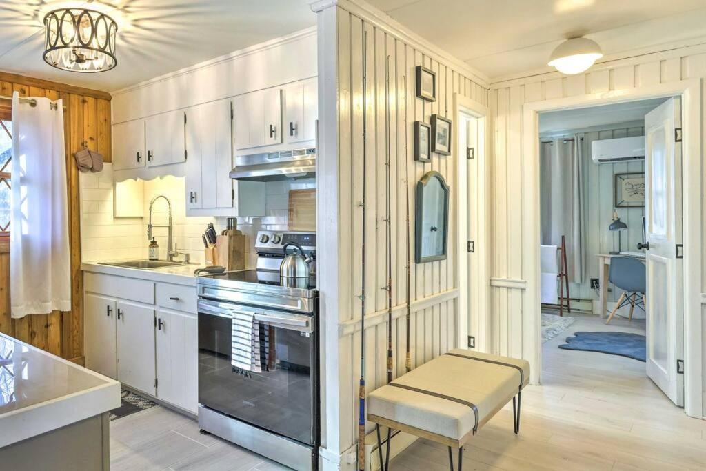 Stylish And Cozy Cabin, Walking Distance To Big Bass Lake Gouldsboro Extérieur photo