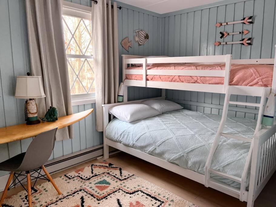 Stylish And Cozy Cabin, Walking Distance To Big Bass Lake Gouldsboro Extérieur photo