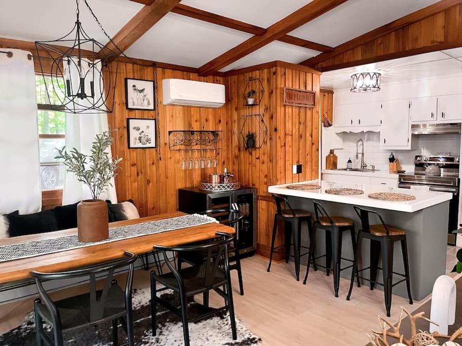 Stylish And Cozy Cabin, Walking Distance To Big Bass Lake Gouldsboro Extérieur photo