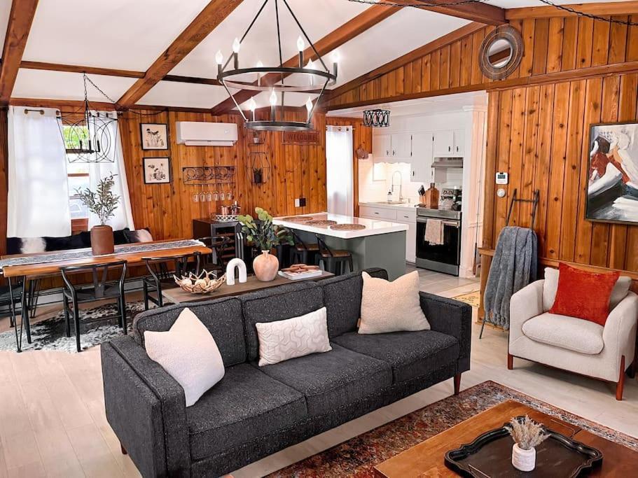 Stylish And Cozy Cabin, Walking Distance To Big Bass Lake Gouldsboro Extérieur photo